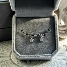 Indlæs billede til gallerivisning Trendy! Ørestikkere stjerne m/sten. "kravler" Sterling sølv.