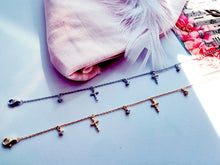 Indlæs billede til gallerivisning Armbånd med små kors og glitrende sten Sterling sølv