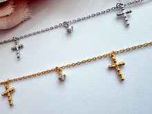 Indlæs billede til gallerivisning Armbånd med små kors og glitrende sten Sterling sølv