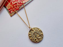 Indlæs billede til gallerivisning Medaljon, beskyttende engel. Sterling sølv/guldbelagt