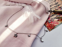 Indlæs billede til gallerivisning Smuk choker med måne & stjerner. Sterling sølv/guldbelagt