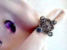 Indlæs billede til gallerivisning Unikum! Smuk håndlavet statement ring med facetslebet topaser!
