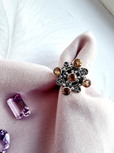 Indlæs billede til gallerivisning Unikum! Håndlavet statement ring med facetslebet citrin!