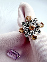 Indlæs billede til gallerivisning Unikum! Håndlavet statement ring med facetslebet citrin!