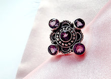 Indlæs billede til gallerivisning Unikum! Smuk håndlavet statement ring med facetslebet ametyster!