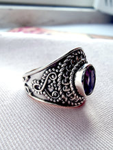 Indlæs billede til gallerivisning Unikum! Smuk statement ring med facetslebet ametyst!
