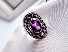 Indlæs billede til gallerivisning Smuk håndlavet statement ring med facetslebet ametyst!
