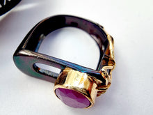 Indlæs billede til gallerivisning Unikum! Stor smuk håndlavet ring med rubin og 14 karat guld!