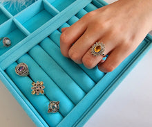 Indlæs billede til gallerivisning Smuk håndlavet statement ring med facetslebet citrin!