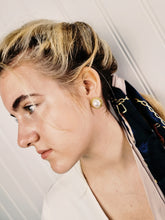 Indlæs billede til gallerivisning Store, klassiske & stilfulde perle ørestikkere! Sterling sølv/forgyldt