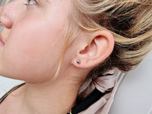 Indlæs billede til gallerivisning Flotte kugle ørestikkere Sterling sølv