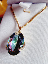 Indlæs billede til gallerivisning 10 karat guld vedhæng med mystisk topas