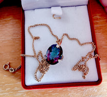 Indlæs billede til gallerivisning 10 karat guld vedhæng med mystisk topas