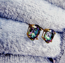 Indlæs billede til gallerivisning 10 karat guld ørestikker med mystisk topas