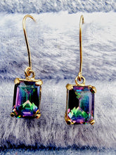 Indlæs billede til gallerivisning 10 karat guld ørehængere firkantede mystisk topas