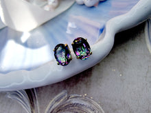 Indlæs billede til gallerivisning 10 karat guld ørestikker med mystisk topas