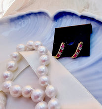 Indlæs billede til gallerivisning 10 karat guld hoops med rubiner & diamanter