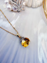 Indlæs billede til gallerivisning 10 karat guld vedhæng med citrin & diamanter