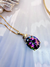 Indlæs billede til gallerivisning 10 karat guld vedhæng med mystisk topas & diamanter