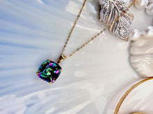 Indlæs billede til gallerivisning 10 karat guld vedhæng firkantede mystisk topas