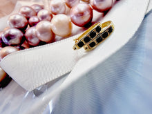 Indlæs billede til gallerivisning 10 karat guld hoops med safir