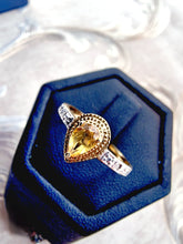 Indlæs billede til gallerivisning Citrin & diamantring 10 karat guld 46% rabat!