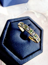 Indlæs billede til gallerivisning Alliancering med peridot & diamant 10 karat guld