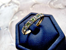 Indlæs billede til gallerivisning Alliancering med peridot & diamant 10 karat guld