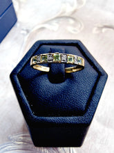 Indlæs billede til gallerivisning Alliancering med peridot & diamant 10 karat guld