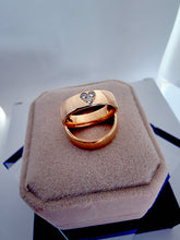 Indlæs billede til gallerivisning Bred 18 karat guld ring med diamanter, hjerte ❤️