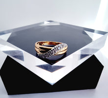 Indlæs billede til gallerivisning Bred 18 karat guld diamant ring 0.20 carat