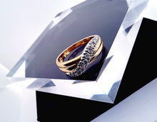 Indlæs billede til gallerivisning Bred 18 karat guld diamant ring 0.20 carat