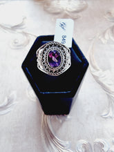 Indlæs billede til gallerivisning Unikum! Smuk statement ring med facetslebet ametyst!