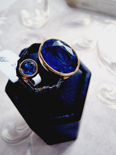 Indlæs billede til gallerivisning Bred håndlavet ring med facetslebet kyanite! UNIKUM