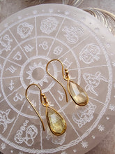 Indlæs billede til gallerivisning Carma ørehænger med gule topaser