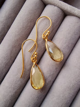 Indlæs billede til gallerivisning Carma ørehænger med gule topaser