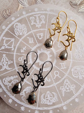 Indlæs billede til gallerivisning Chakra Ajna ørehænger pyrit