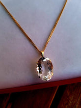 Indlæs billede til gallerivisning 10 karat guld vedhæng med stor hvid topas! ❤️