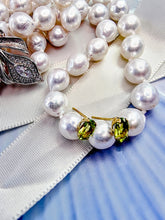 Indlæs billede til gallerivisning 10 karat guld ørestikkere med peridot