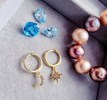 Indlæs billede til gallerivisning Mix & match! Stjerne & måne creoler prydet m/ sten Sterling sølv