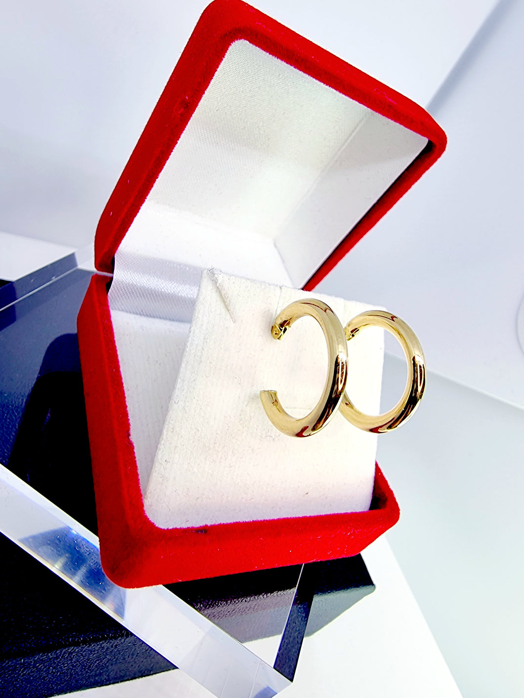 18karat guld Smukke creoler KRAFTIGE